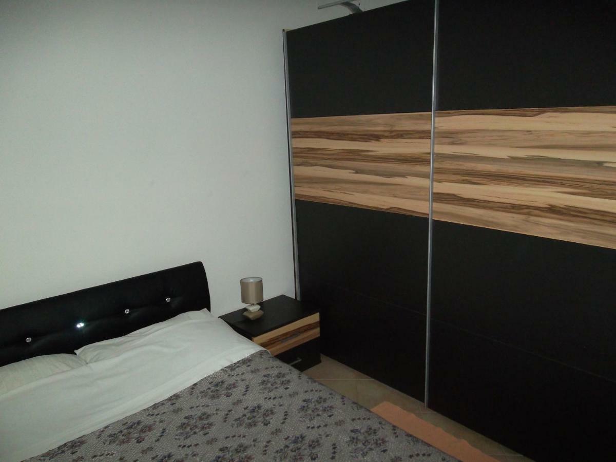 Hodak Apartment เนเรซีน ภายนอก รูปภาพ