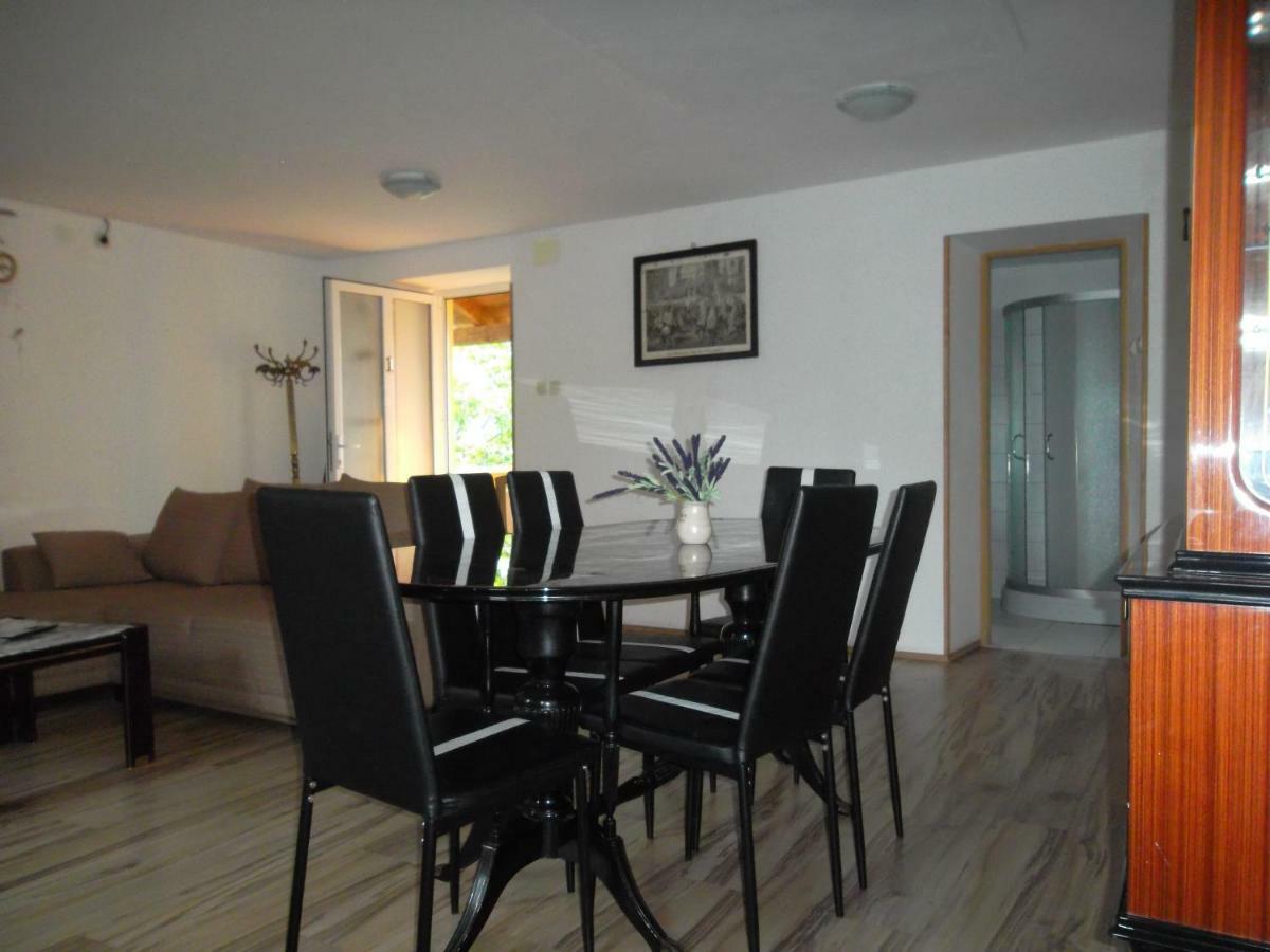 Hodak Apartment เนเรซีน ภายนอก รูปภาพ