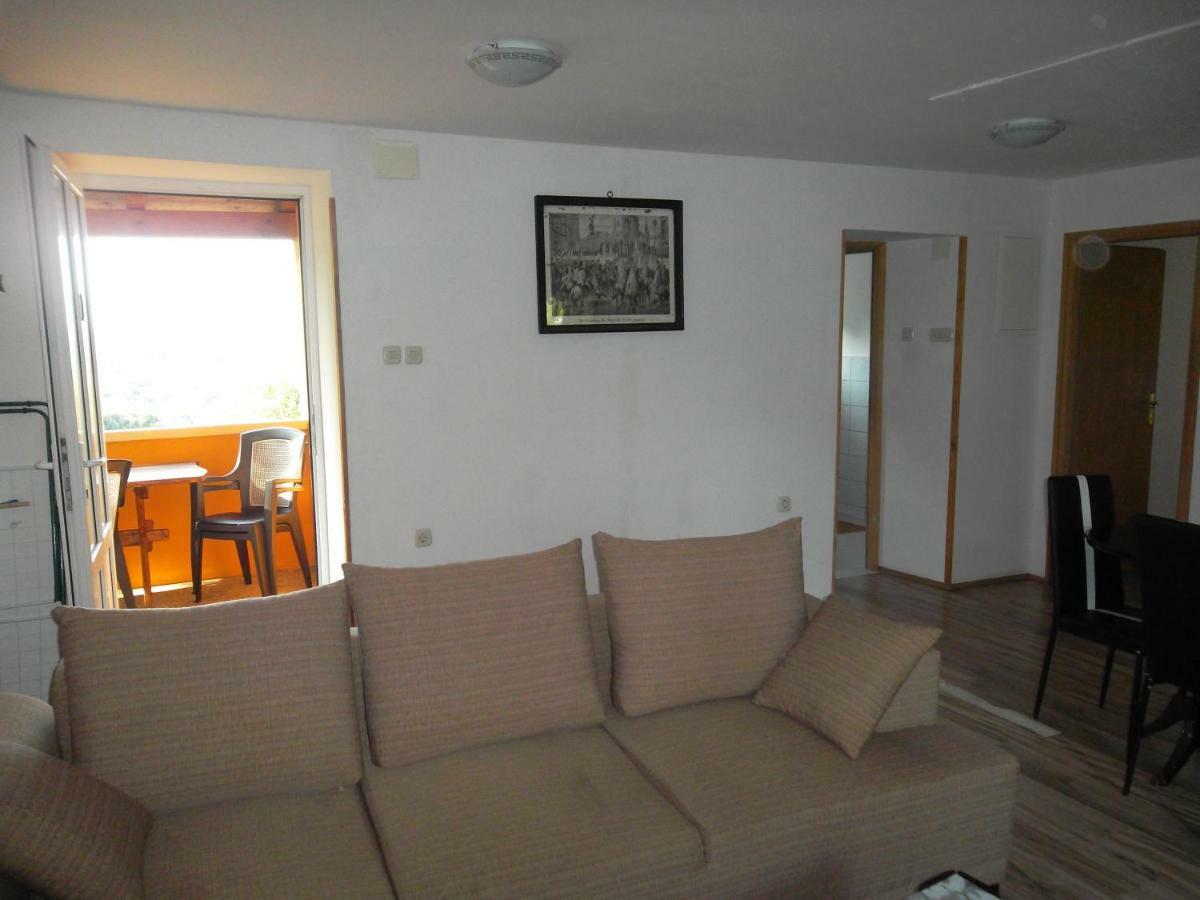 Hodak Apartment เนเรซีน ภายนอก รูปภาพ